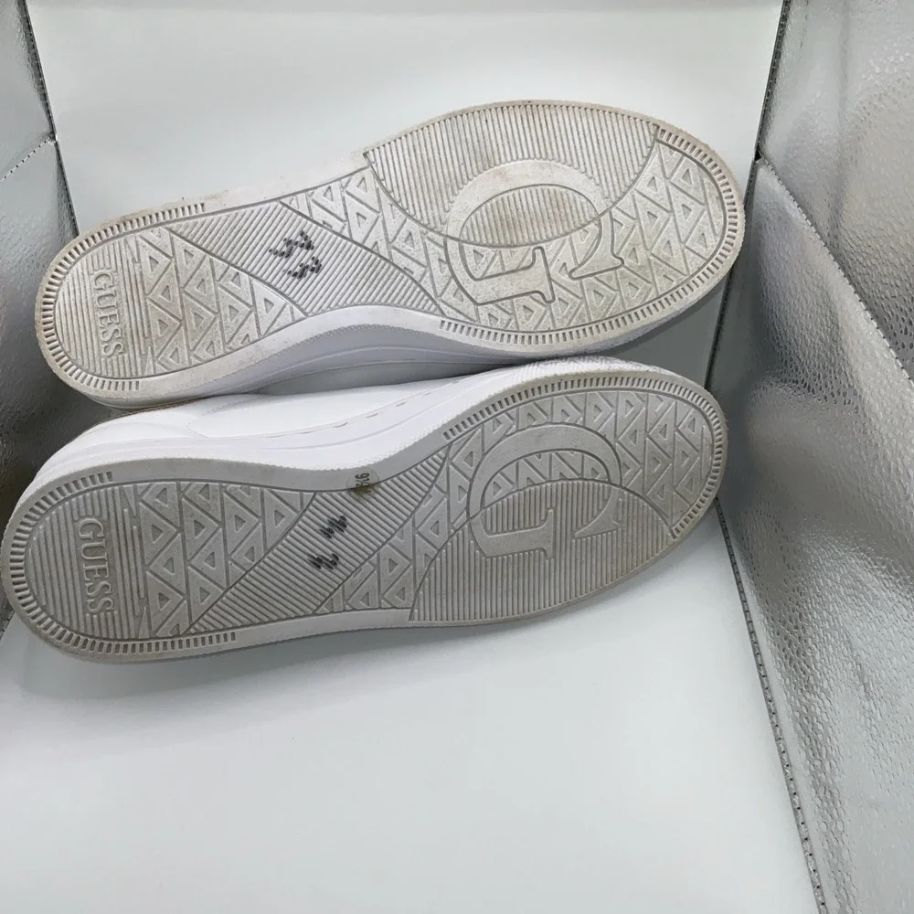 Guess Colton Charms Woman‎ Sneakers White And Gold Size 9 1/2 M